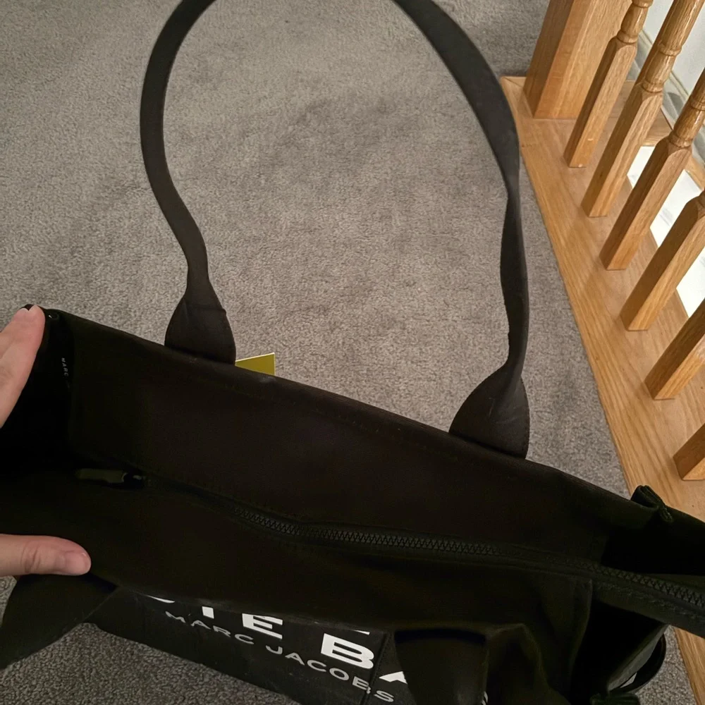 The Tote Bag by Marc Jacobs - Picture 3 of 4